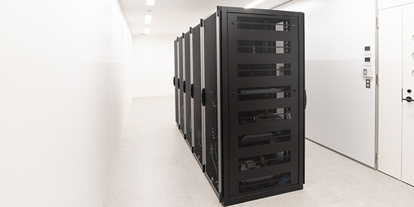 導入事例 サーバールーム 防音 吸音パネルのvery Q ベリーク