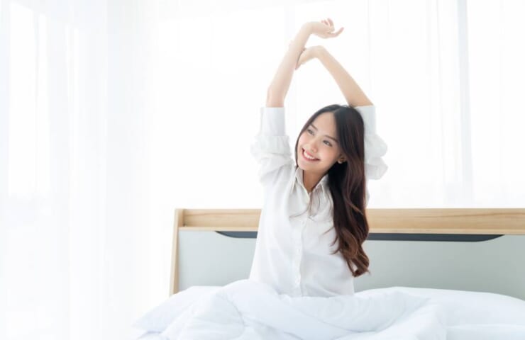 起床した女性